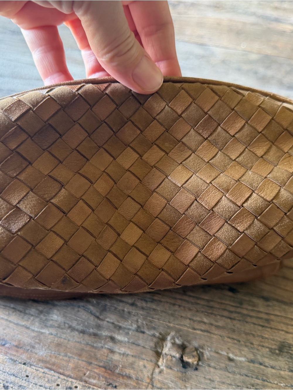 Bottega Veneta Woven Leather Zip Pouch in Tan, UNISEX/ Men’s Toiletry Bag. - Picture 5 of 10